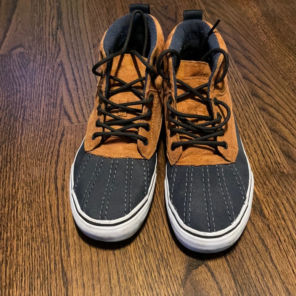 Vans “Duck boot” Sneaker in a men’s US8.5